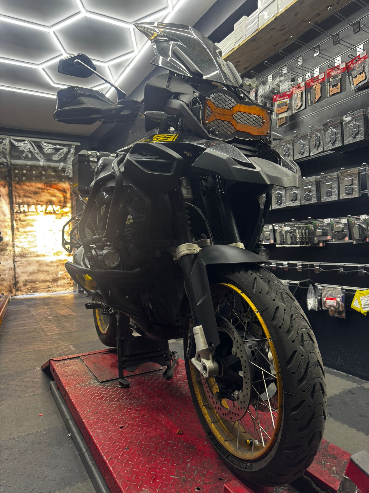 BMW GS Adventure dans l'atelier